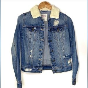 CUTE Distressed Denim Sherpa Collared Cropped Jean Jacket Size Small 2/4